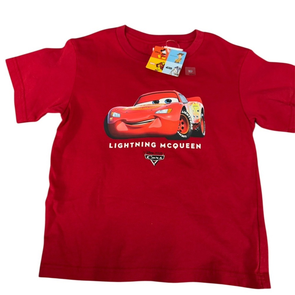 Uniqlo Disney Pixar Cars Boys T-shirt Lighting McQueen, 120 (US 7-8) Red